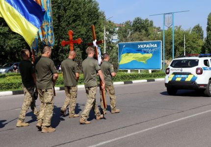 Герої не вмирають: у Вараcькій громаді проводили в останню путь Олександра Гончара